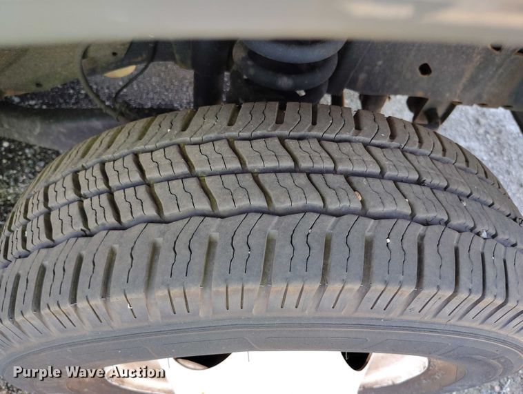 image for item YA0635 2022 Ford E450 shuttle bus