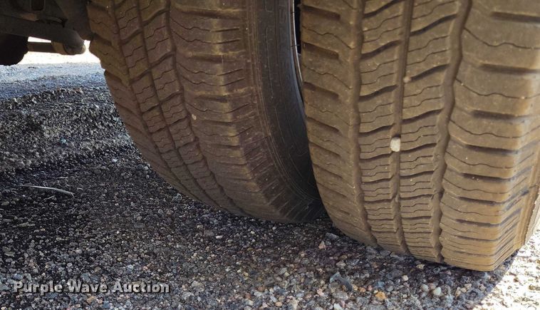 image for item YA0635 2022 Ford E450 shuttle bus