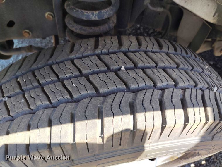 image for item YA0635 2022 Ford E450 shuttle bus