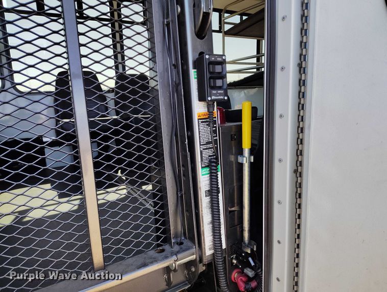 image for item YA0636 2022 Ford E450 shuttle bus