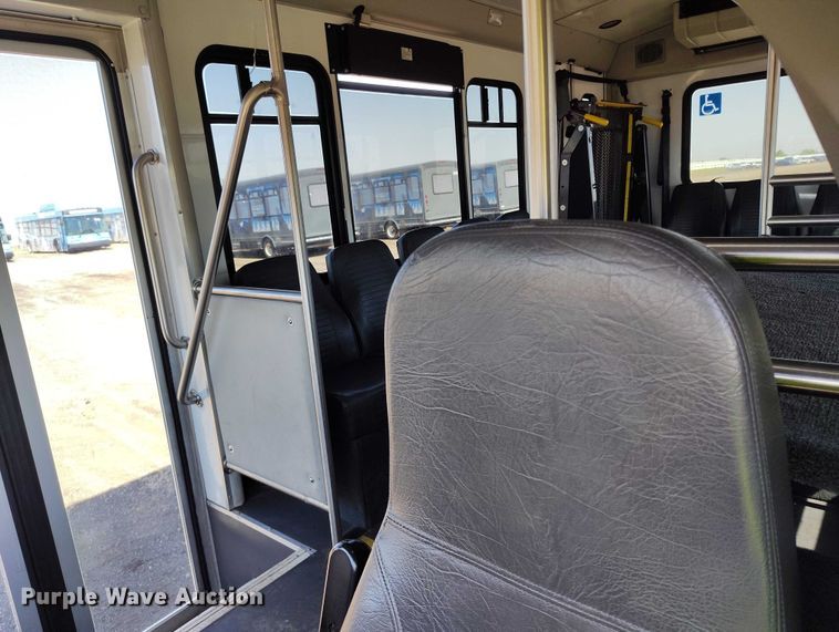 image for item YA0636 2022 Ford E450 shuttle bus