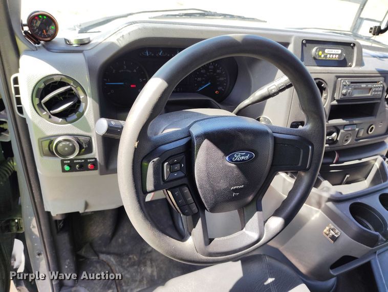 image for item YA0636 2022 Ford E450 shuttle bus