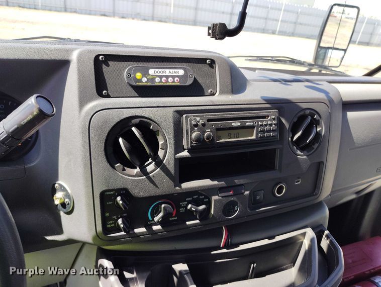 image for item YA0636 2022 Ford E450 shuttle bus