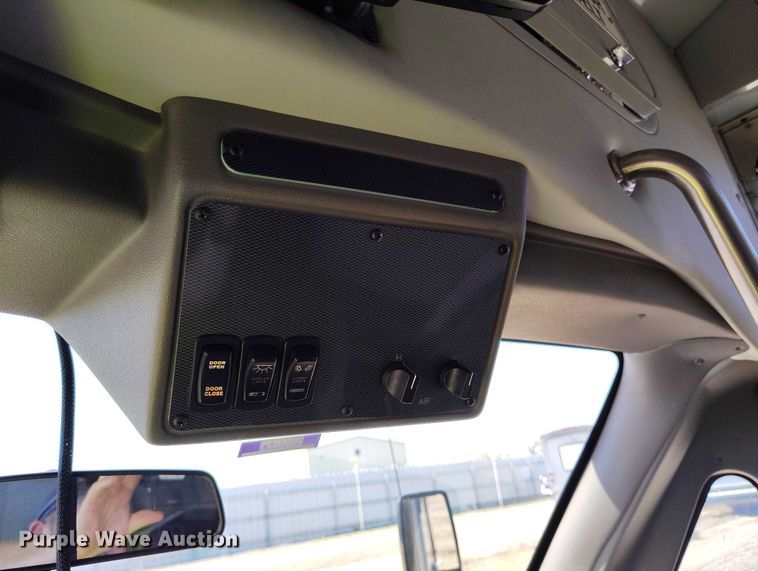 image for item YA0636 2022 Ford E450 shuttle bus