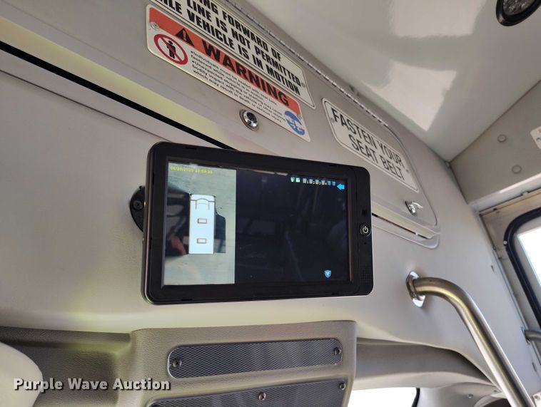 image for item YA0636 2022 Ford E450 shuttle bus