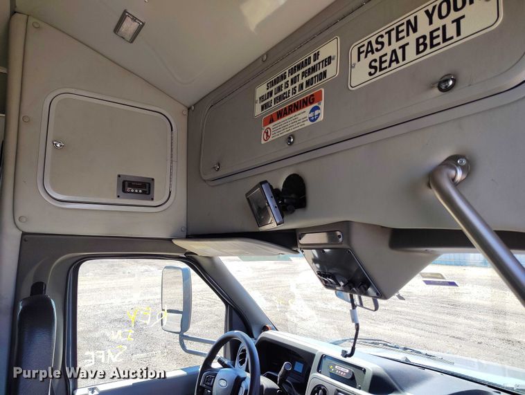 image for item YA0636 2022 Ford E450 shuttle bus