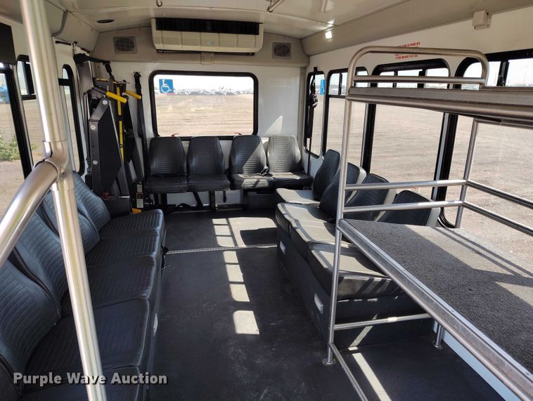 image for item YA0636 2022 Ford E450 shuttle bus