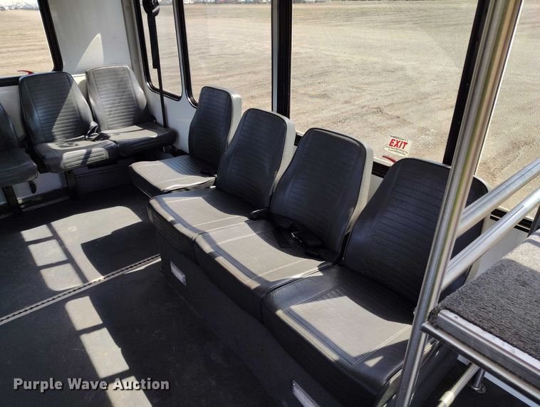 image for item YA0636 2022 Ford E450 shuttle bus