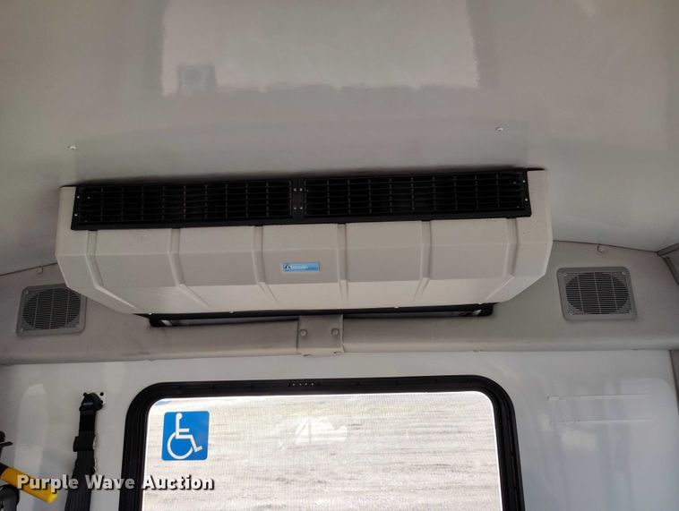image for item YA0636 2022 Ford E450 shuttle bus