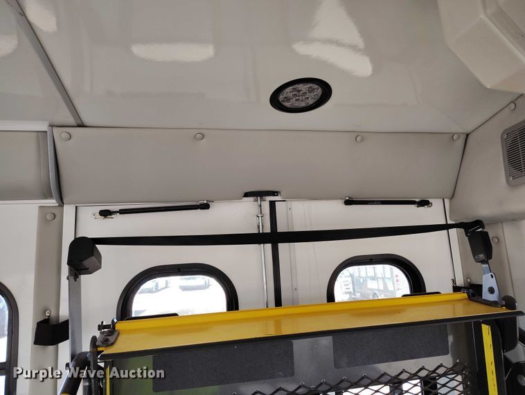 image for item YA0636 2022 Ford E450 shuttle bus