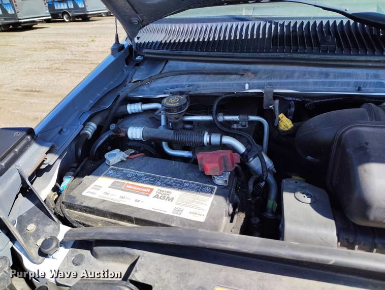 image for item YA0636 2022 Ford E450 shuttle bus