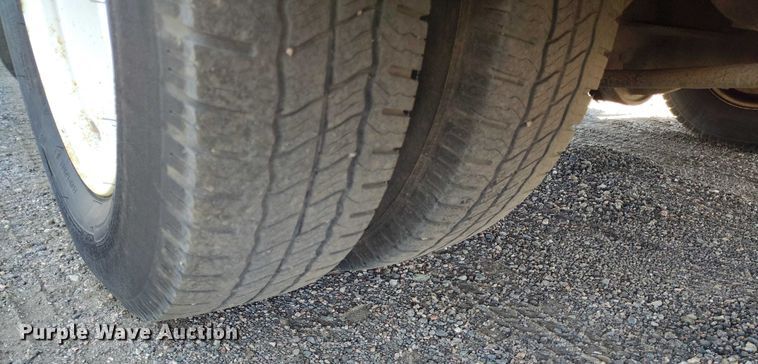 image for item YA0636 2022 Ford E450 shuttle bus