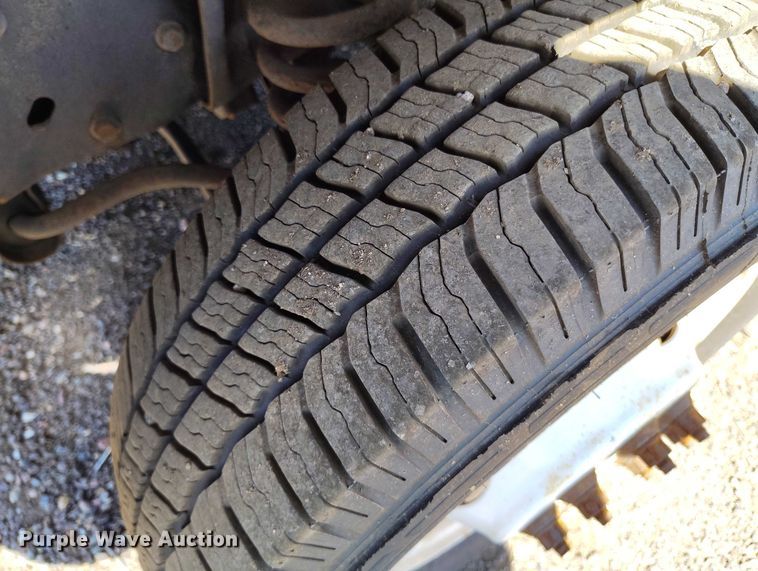 image for item YA0636 2022 Ford E450 shuttle bus