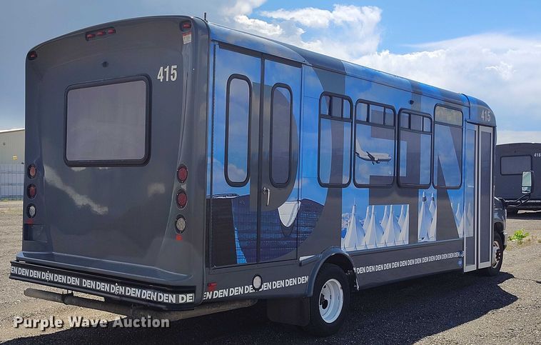 image for item YA0637 2022 Ford E450 shuttle bus