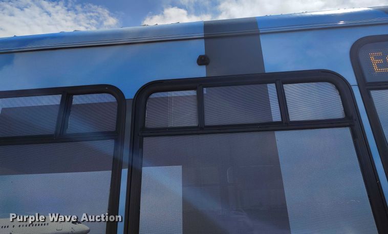 image for item YA0637 2022 Ford E450 shuttle bus