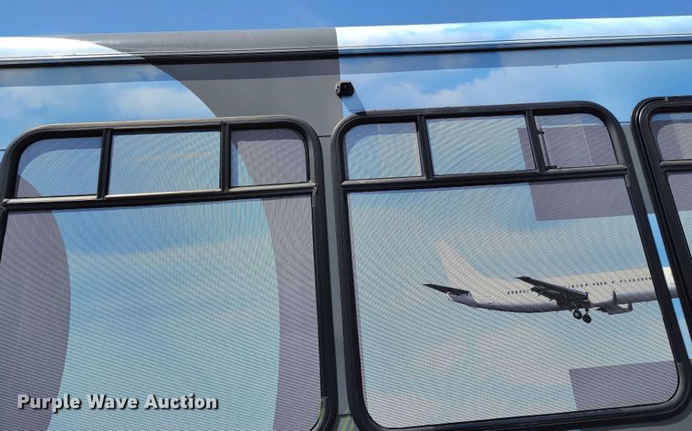 image for item YA0637 2022 Ford E450 shuttle bus