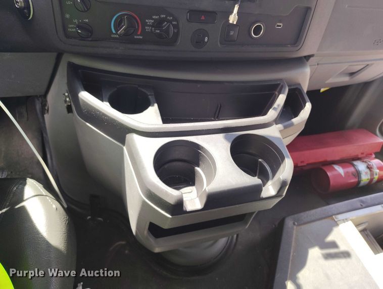 image for item YA0637 2022 Ford E450 shuttle bus