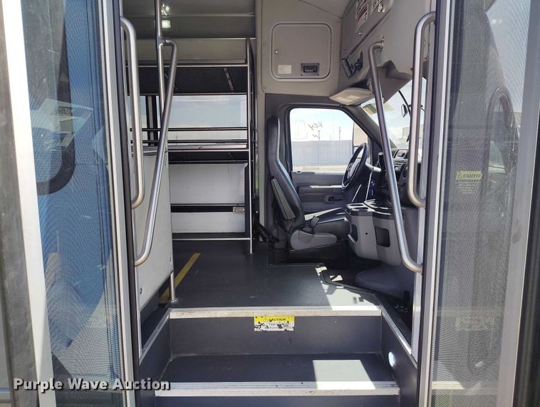 image for item YA0637 2022 Ford E450 shuttle bus