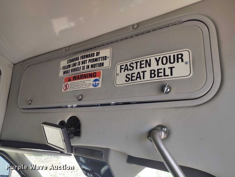 image for item YA0637 2022 Ford E450 shuttle bus