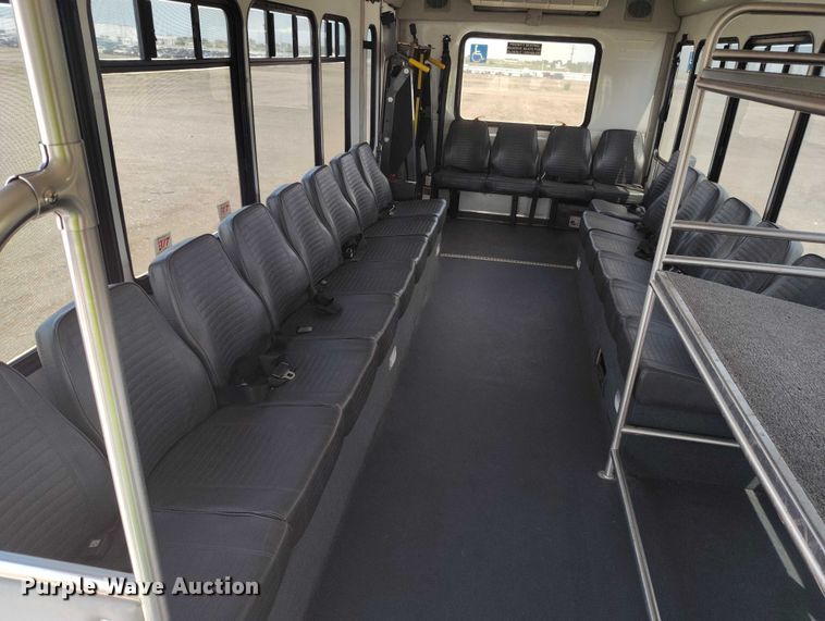 image for item YA0637 2022 Ford E450 shuttle bus