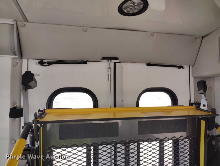 image for item YA0637 2022 Ford E450 shuttle bus