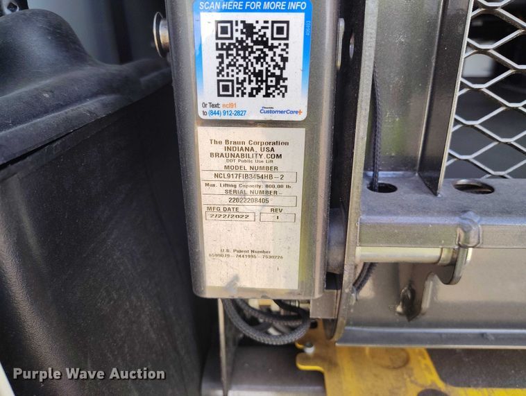 image for item YA0637 2022 Ford E450 shuttle bus