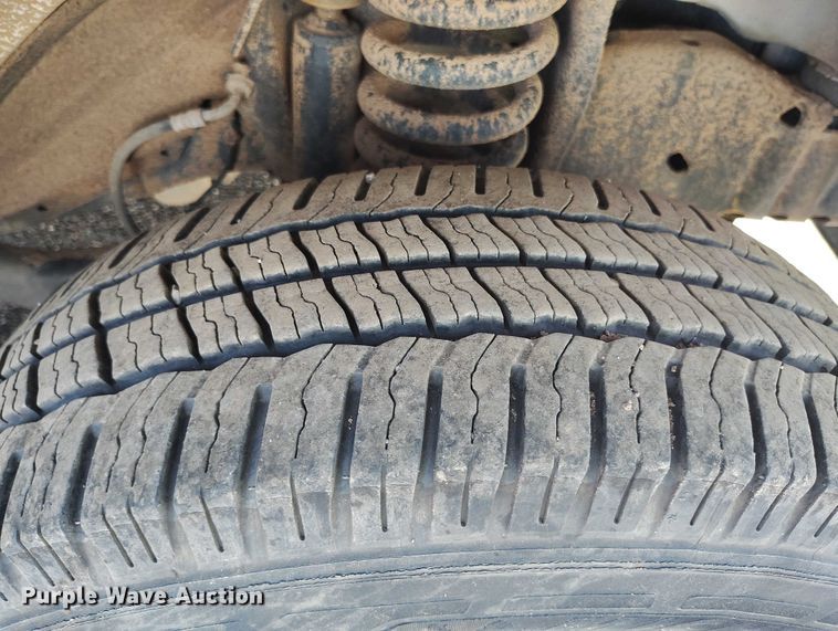 image for item YA0637 2022 Ford E450 shuttle bus