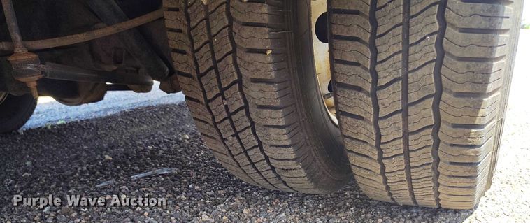 image for item YA0637 2022 Ford E450 shuttle bus