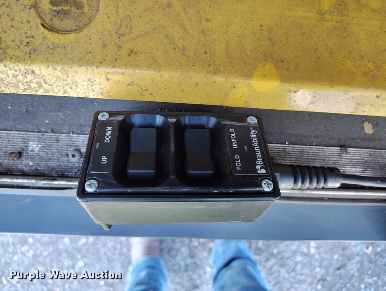 image for item YA0638 2022 Ford E450 shuttle bus