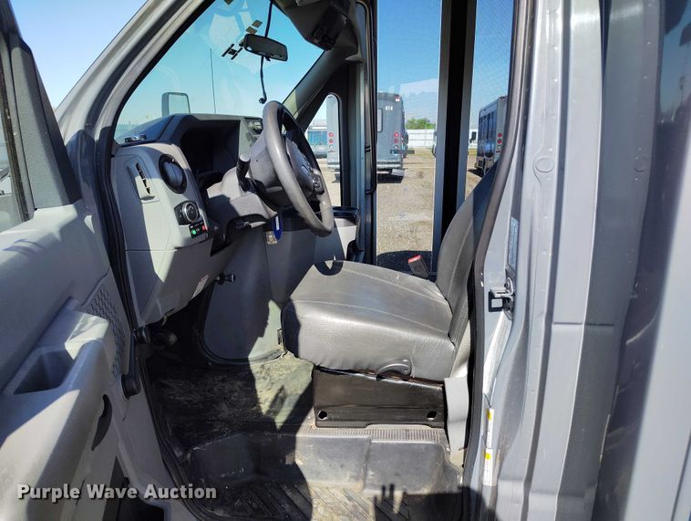 image for item YA0638 2022 Ford E450 shuttle bus