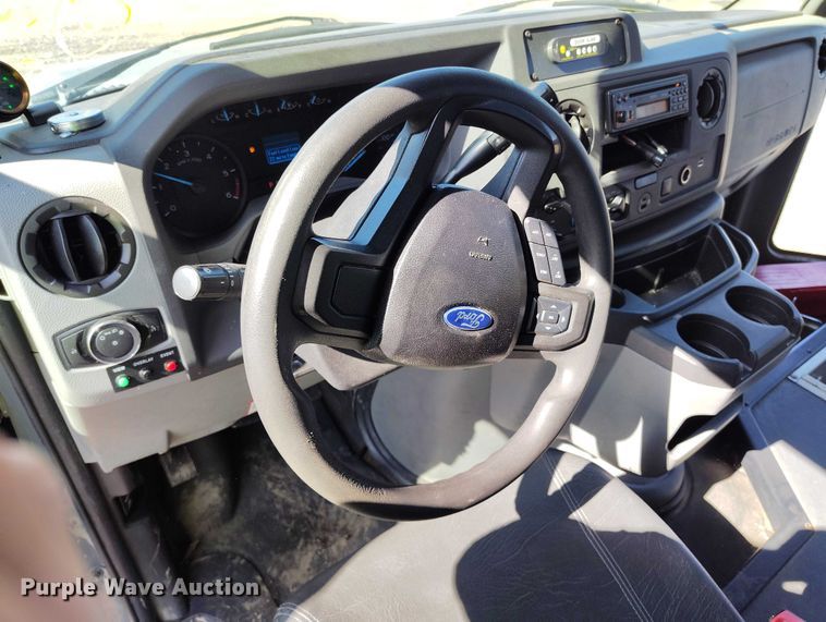 image for item YA0638 2022 Ford E450 shuttle bus