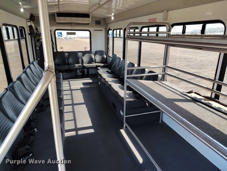 image for item YA0638 2022 Ford E450 shuttle bus