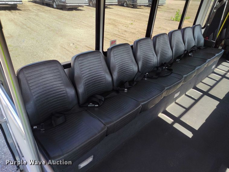 image for item YA0638 2022 Ford E450 shuttle bus