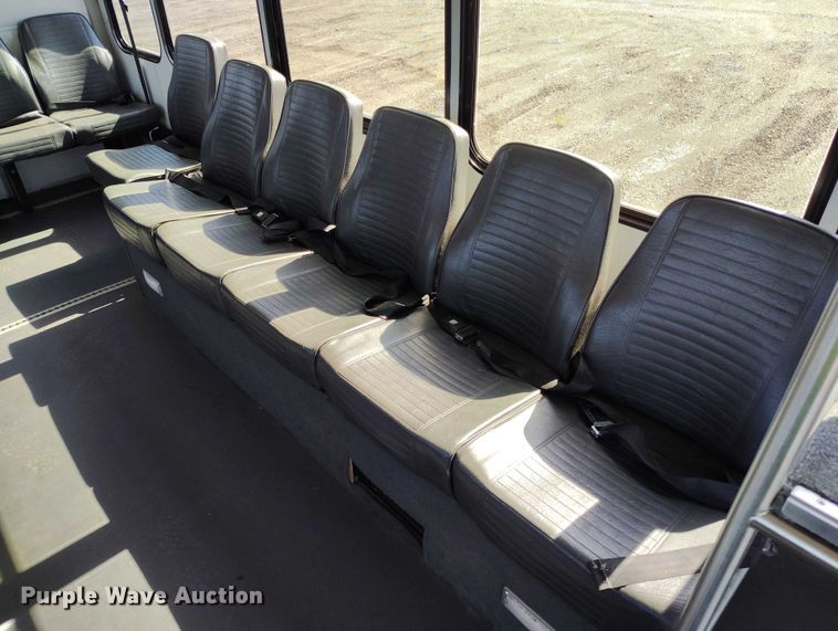 image for item YA0638 2022 Ford E450 shuttle bus