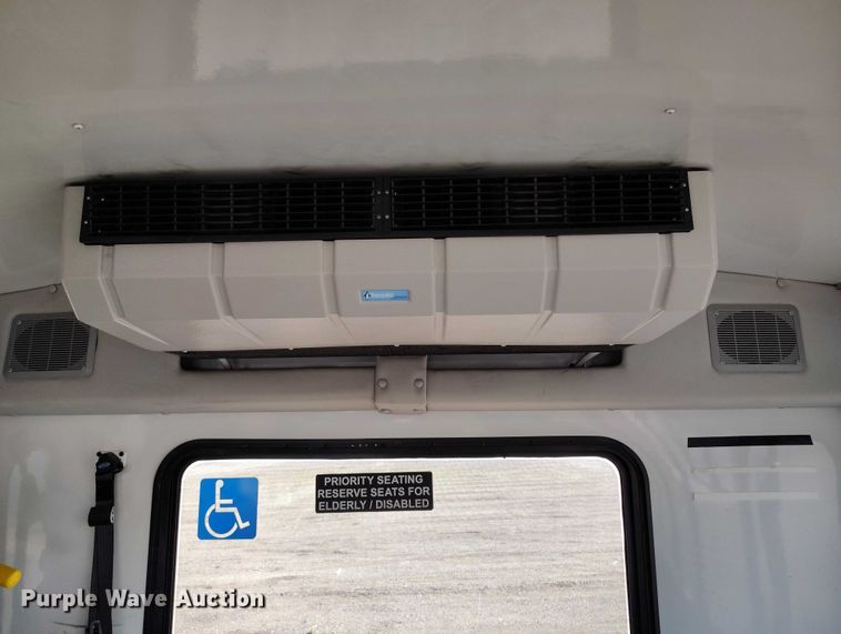image for item YA0638 2022 Ford E450 shuttle bus