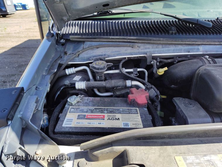 image for item YA0638 2022 Ford E450 shuttle bus