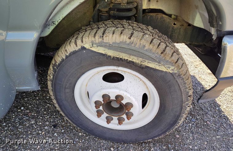 image for item YA0638 2022 Ford E450 shuttle bus