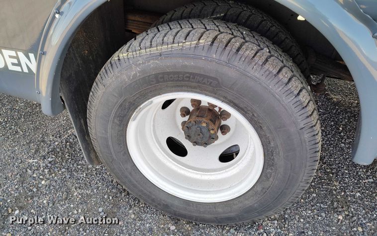 image for item YA0638 2022 Ford E450 shuttle bus