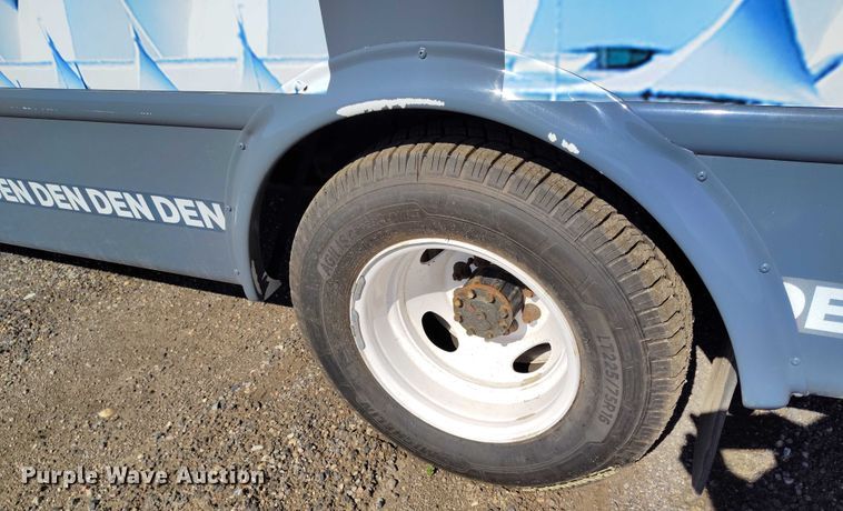 image for item YA0638 2022 Ford E450 shuttle bus