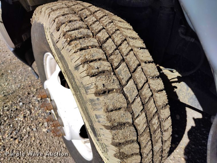 image for item YA0638 2022 Ford E450 shuttle bus