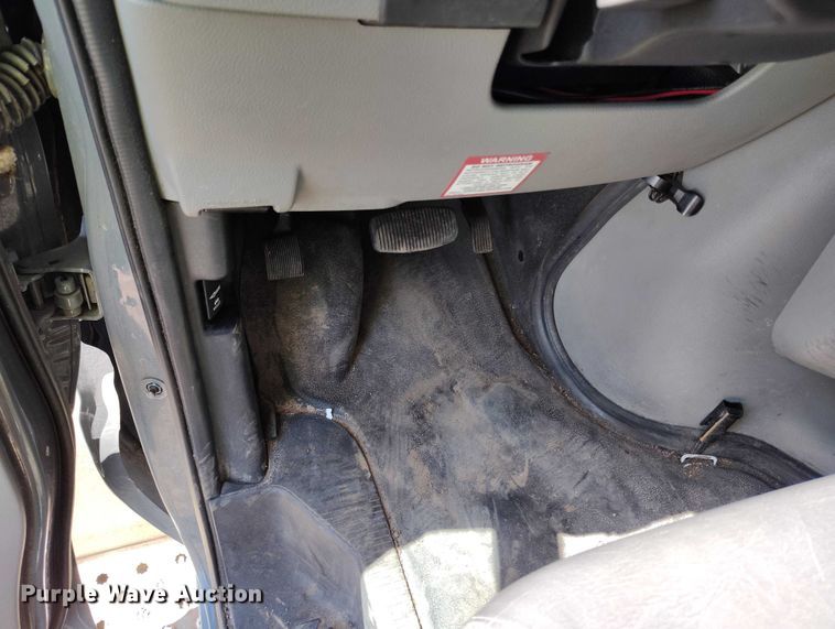 image for item YA0639 2022 Ford E450 shuttle bus