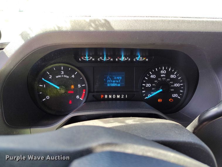 image for item YA0639 2022 Ford E450 shuttle bus