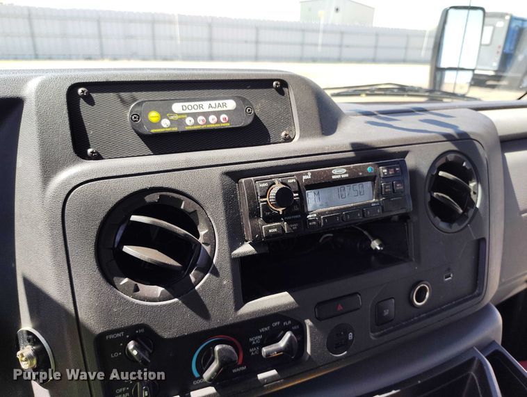 image for item YA0639 2022 Ford E450 shuttle bus