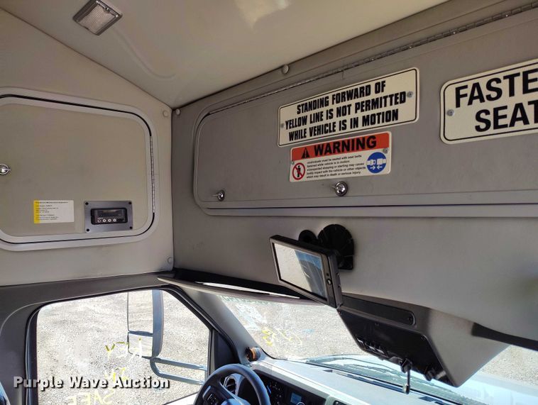 image for item YA0639 2022 Ford E450 shuttle bus
