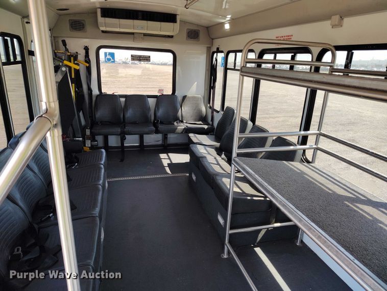 image for item YA0639 2022 Ford E450 shuttle bus