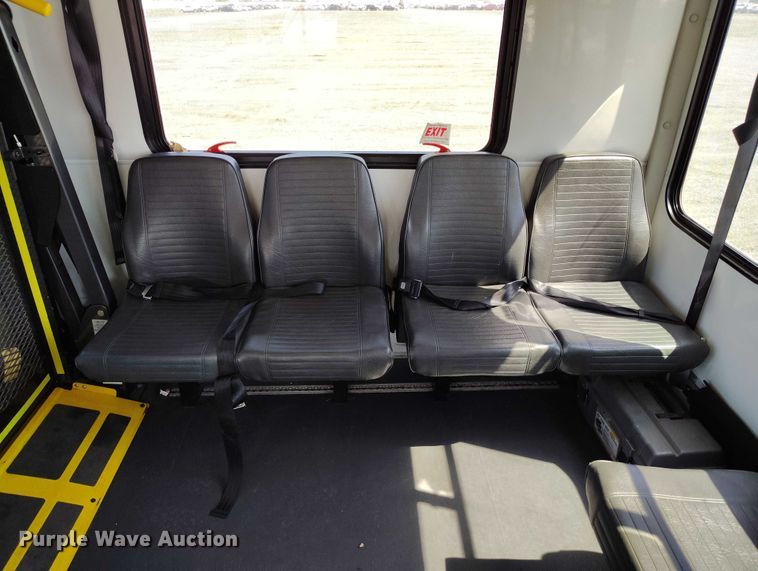 image for item YA0639 2022 Ford E450 shuttle bus