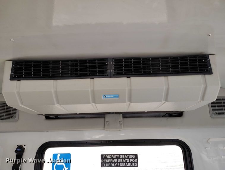 image for item YA0639 2022 Ford E450 shuttle bus