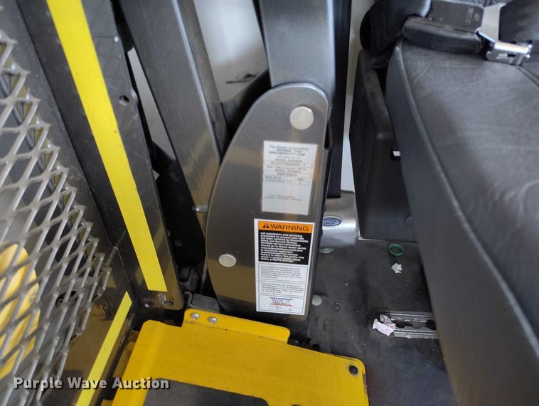 image for item YA0639 2022 Ford E450 shuttle bus