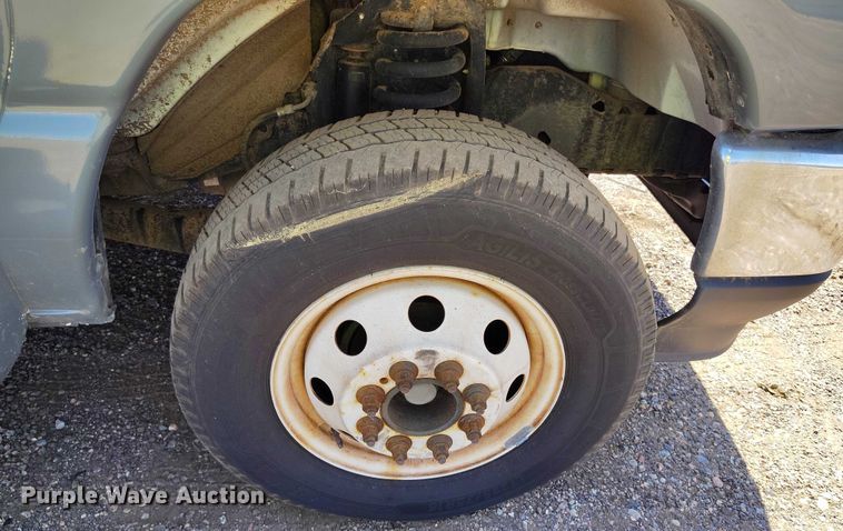 image for item YA0639 2022 Ford E450 shuttle bus