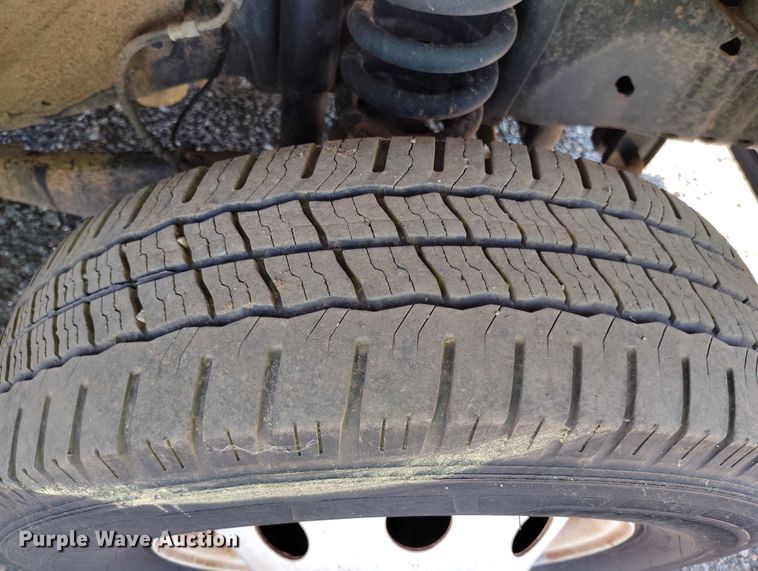 image for item YA0639 2022 Ford E450 shuttle bus